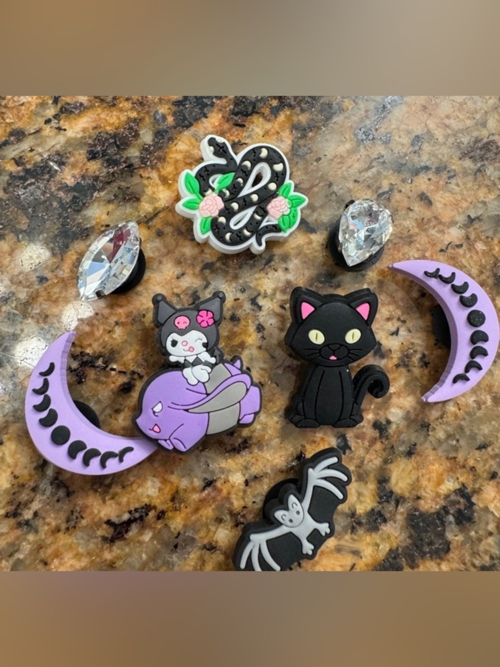 8 cute little jibitz